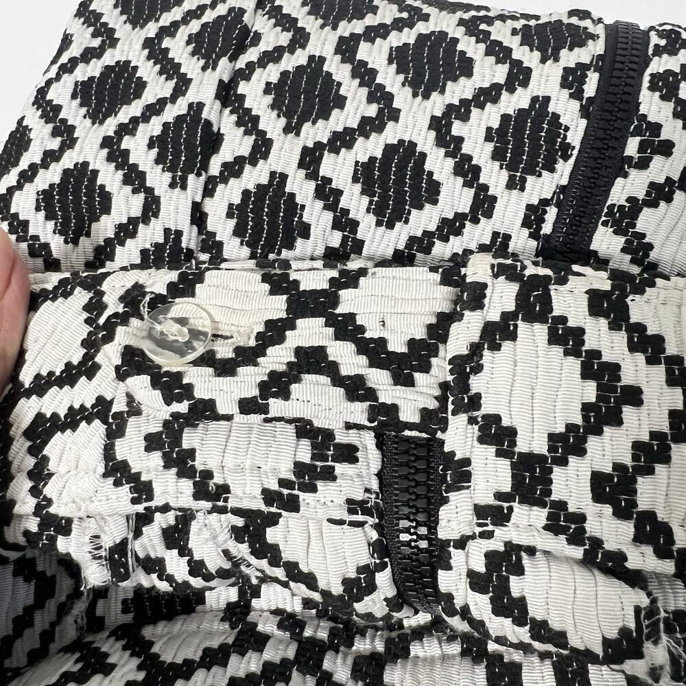 Lane Bryant Pencil Skirt Zipper Accent Geometric Print Size 20 BlackWhite Career - Picture 7 of 11